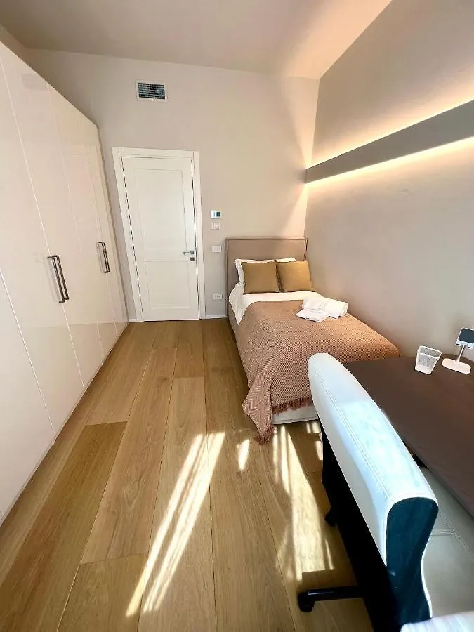 Parigino Apartment Verona 0*,  İtalya